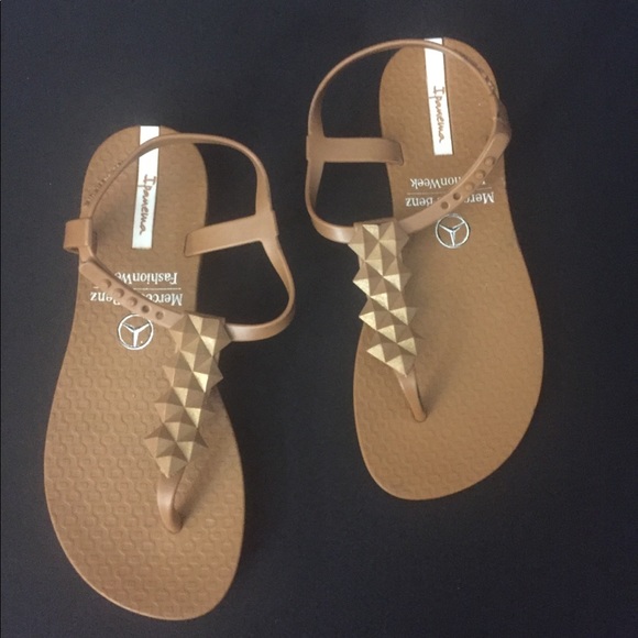 Impanema Mercedes Benz Fashion Week Sandals - Picture 2 of 8
